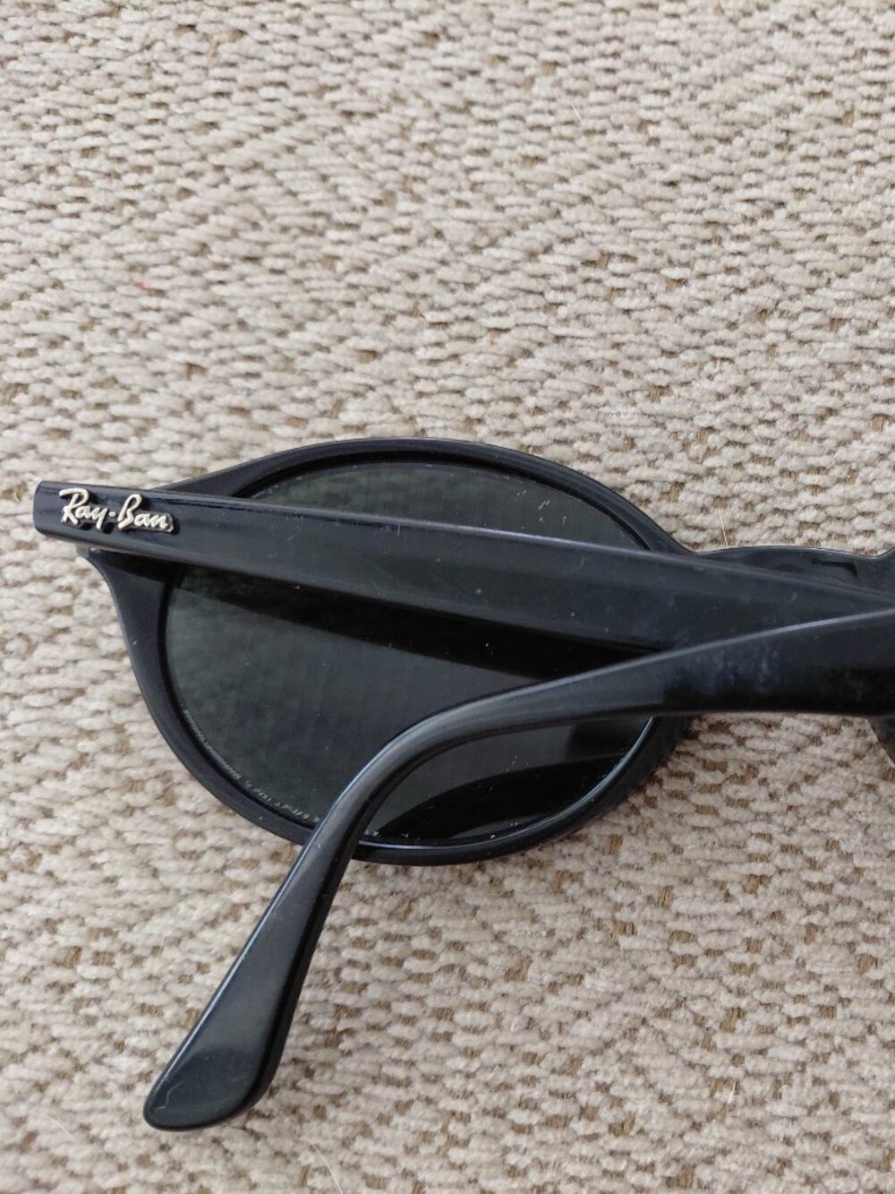 Ray-Ban 4315 Black Oval Sunglasses Women Flaw - Picture 6 of 8